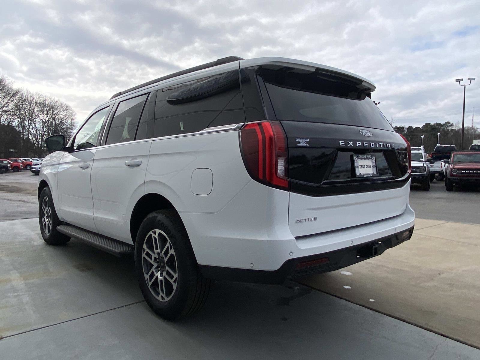 Used 2025 Ford Expedition Active image 10