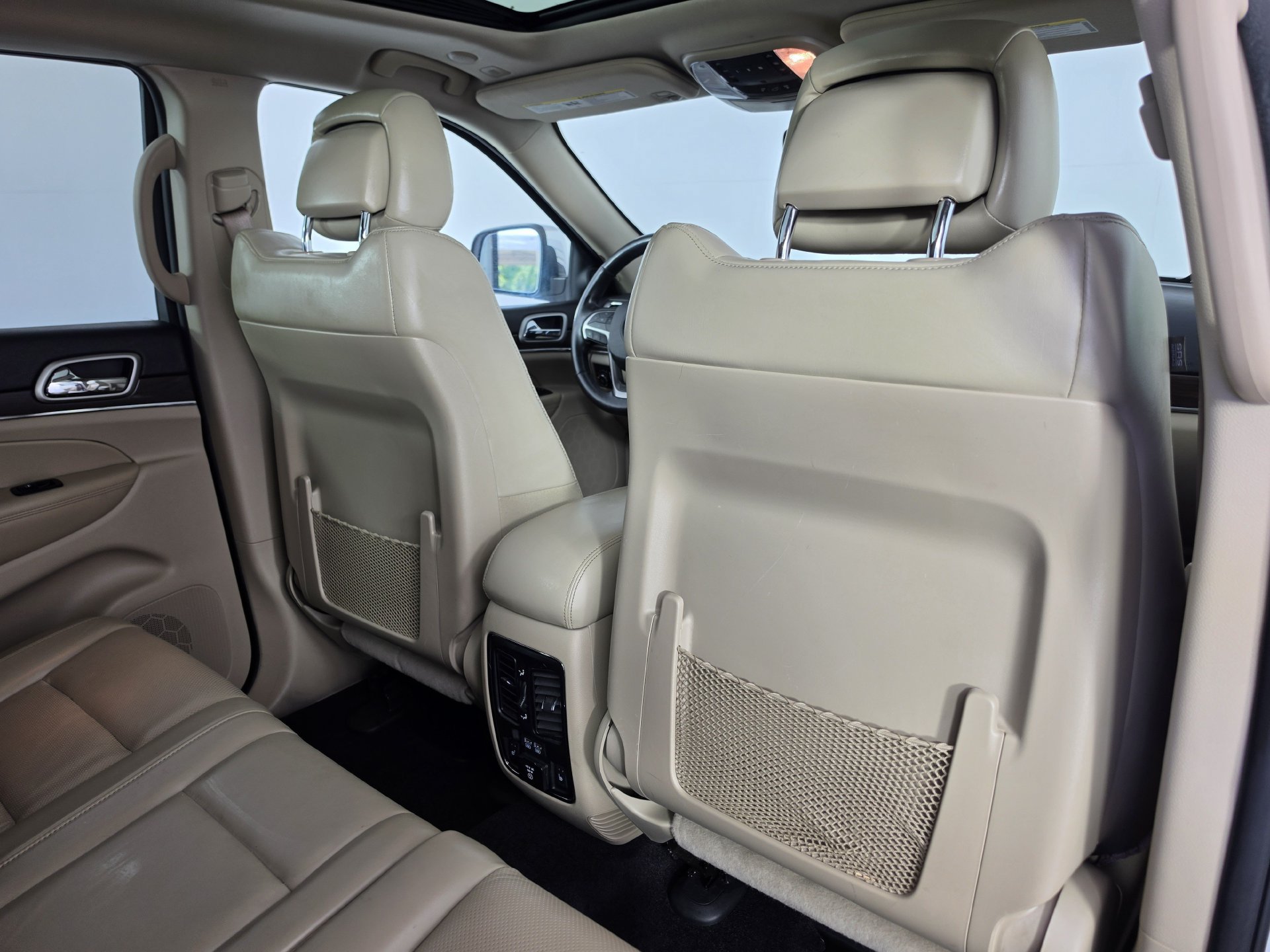 Used 2018 Jeep Grand Cherokee Limited w/ Luxury Group II AWD/4WD image 41