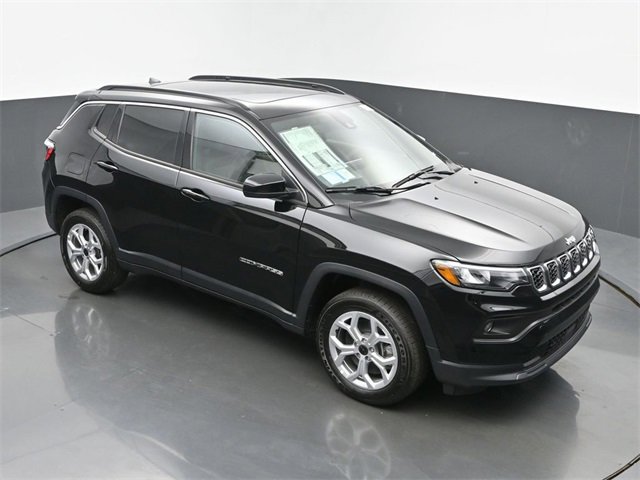 New 2025 Jeep Compass Latitude w/ Sun & Sound Group image 44