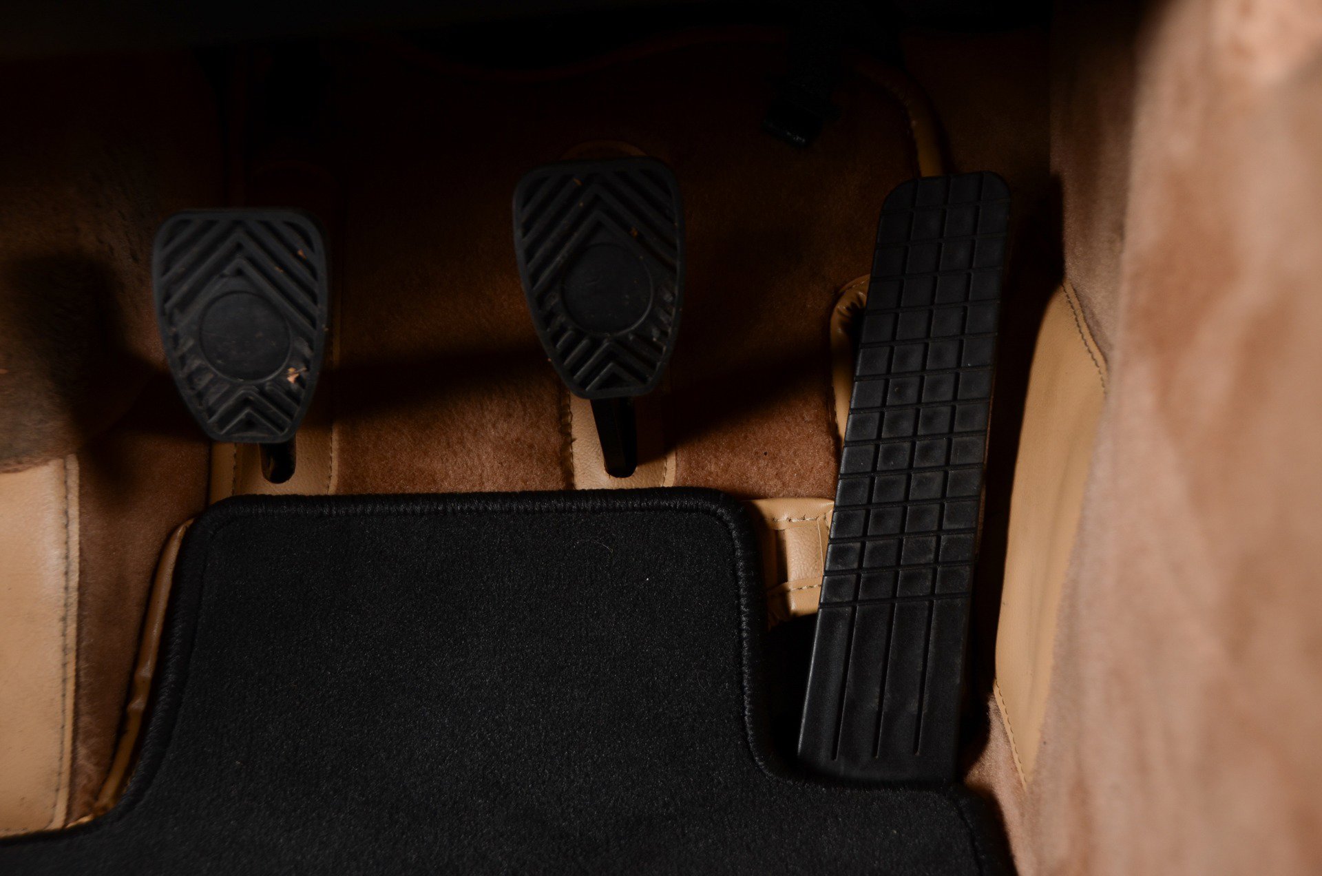 Used 1994 Porsche 911 Turbo image 21