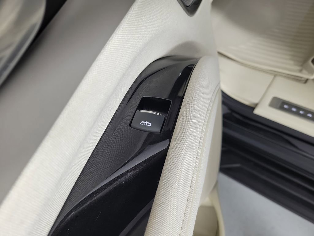 Certified 2022 Cadillac Escalade Premium Luxury Platinum image 15