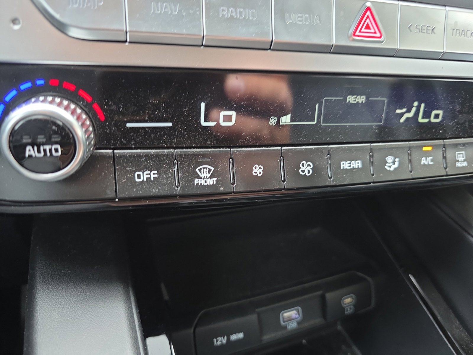 Certified 2024 Kia Telluride LX image 15