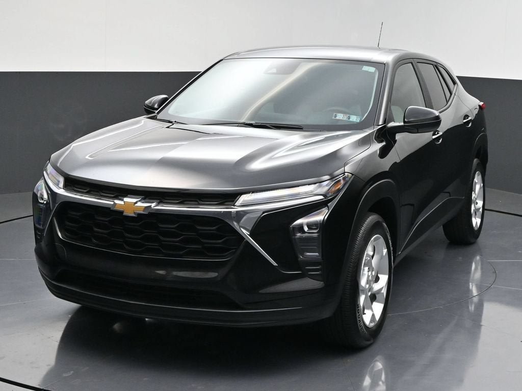 Certified 2025 Chevrolet Trax LS w/ LS Convenience Package FWD image 3