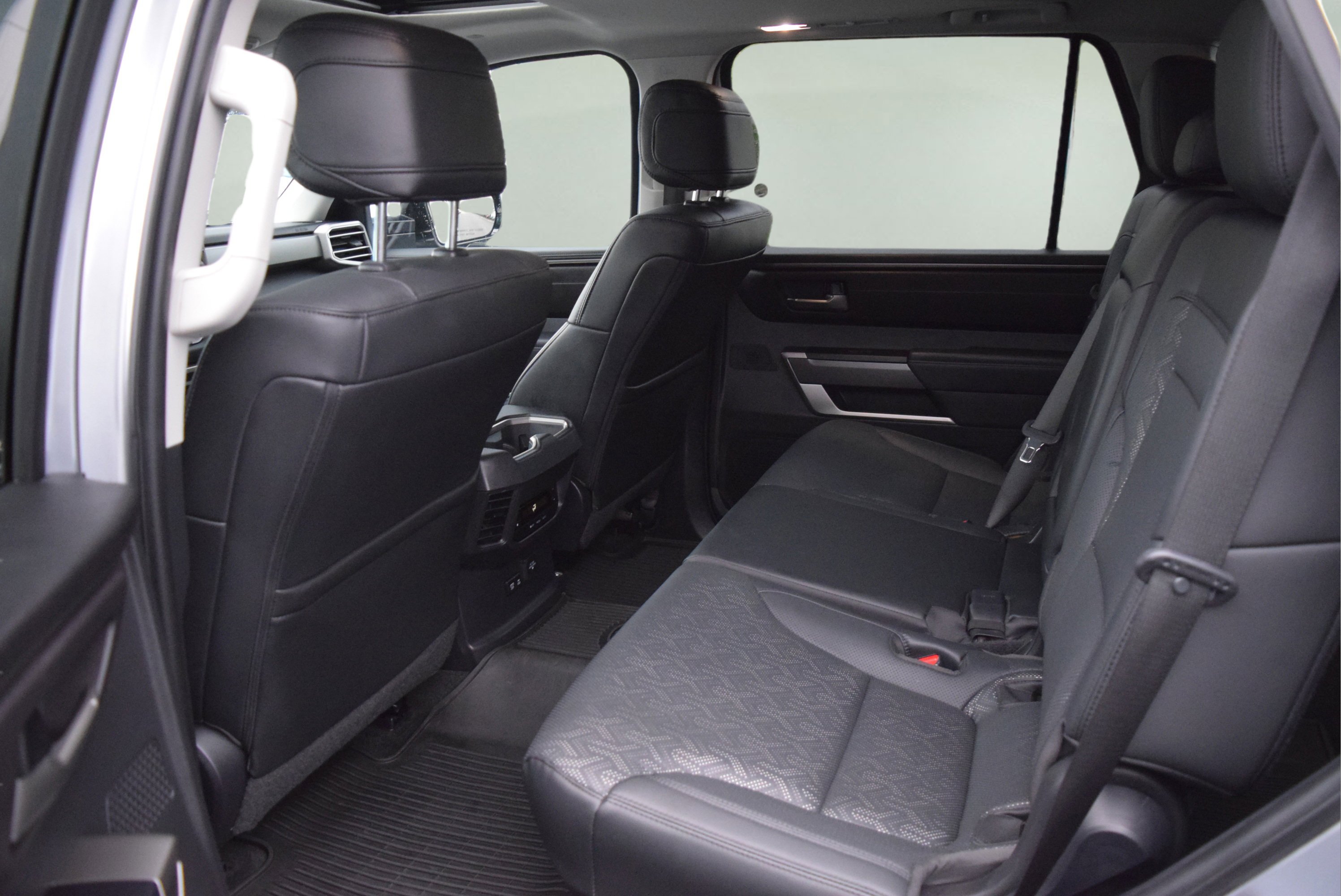 Used 2024 Toyota Sequoia SR5 w/ SR5 Premium Package AWD/4WD image 8