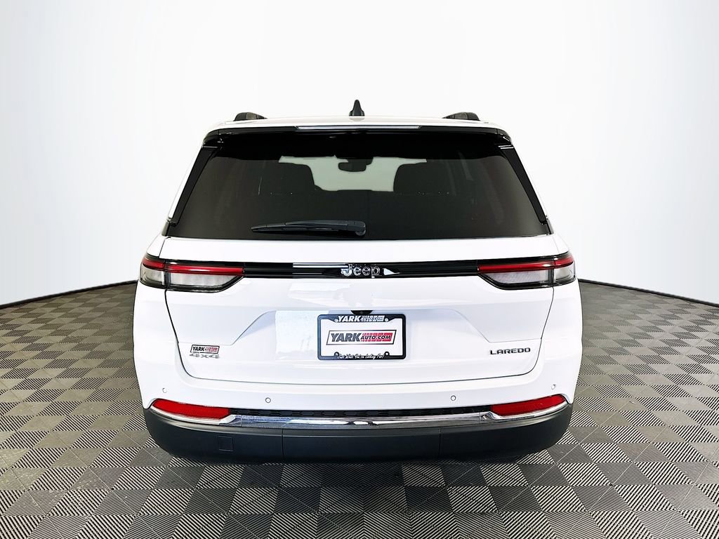 Certified 2023 Jeep Grand Cherokee Laredo w/ Luxury Tech Group I AWD/4WD image 10