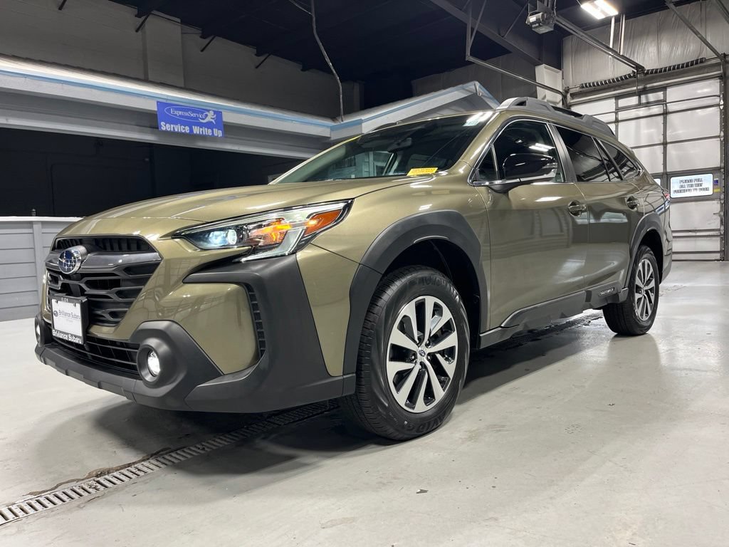 Used 2024 Subaru Outback Premium AWD/4WD image 4