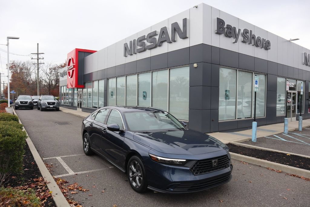 Used 2023 Honda Accord EX image 1