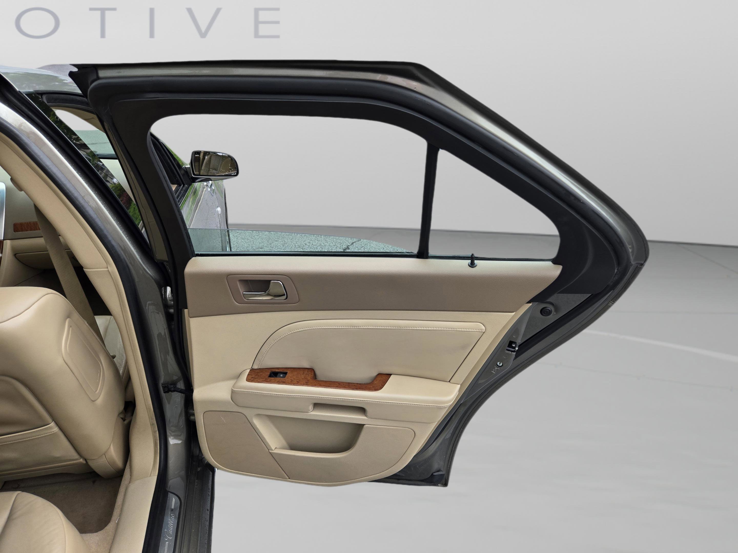 Used 2010 Cadillac STS RWD image 15