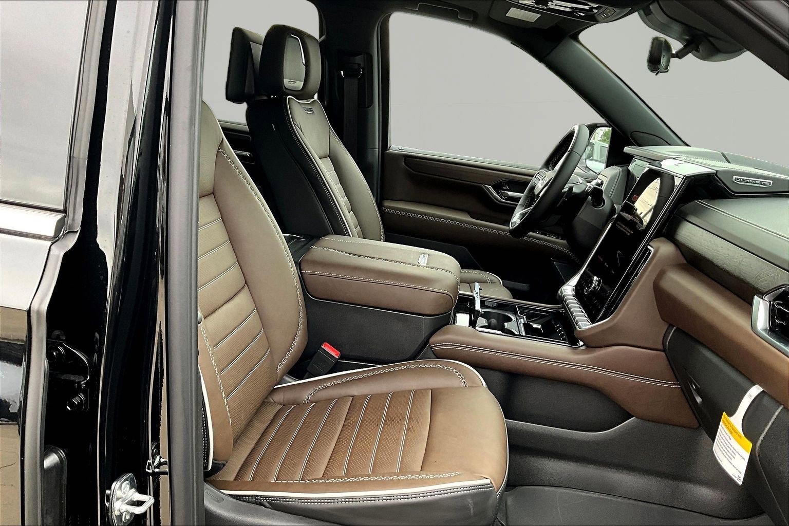 New 2026 GMC Yukon XL Denali Ultimate AWD/4WD image 19
