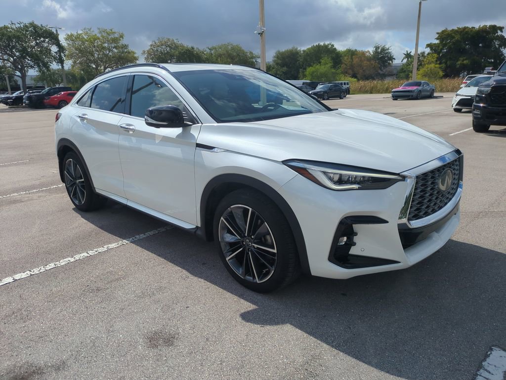 Used 2025 INFINITI QX55 Essential w/ Cargo Package AWD/4WD image 2