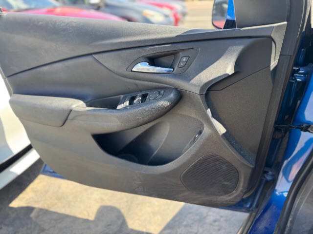 Used 2018 Chevrolet Volt LT w/ LT Driver Confidence Package FWD image 9