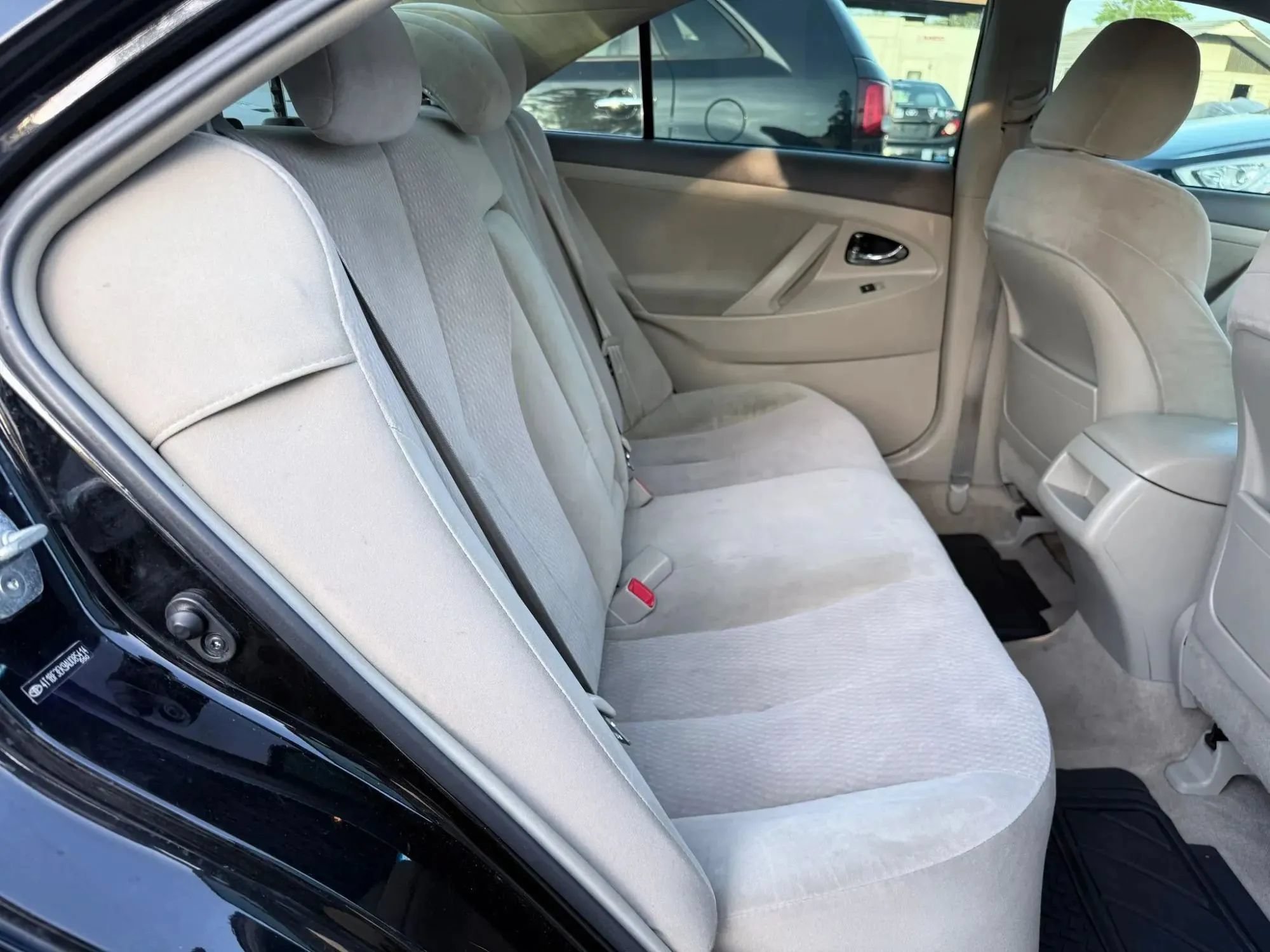 Used 2010 Toyota Camry LE FWD image 20