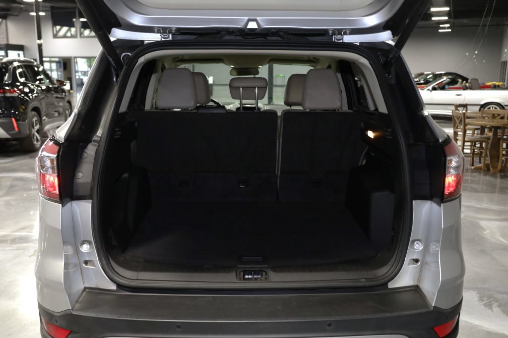 Used 2017 Ford Escape SE w/ SE Leather Comfort Package AWD/4WD image 30