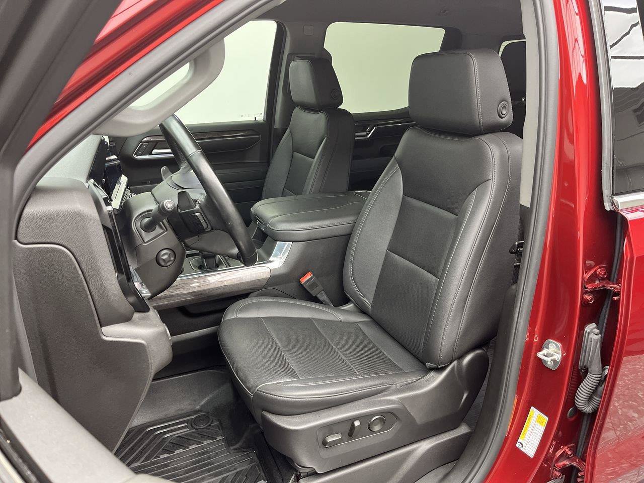 Certified 2024 Chevrolet Silverado 1500 LTZ AWD/4WD image 10