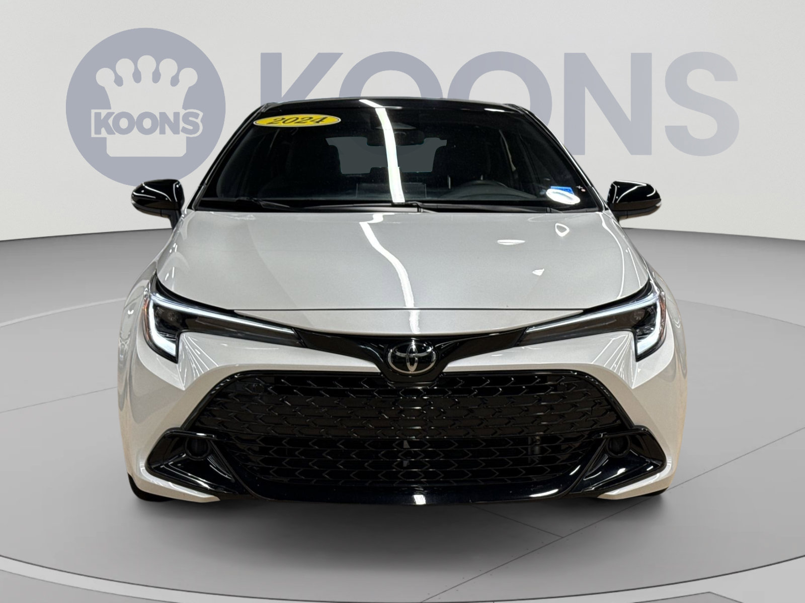 Used 2024 Toyota Corolla SE w/ SE Package FWD image 4