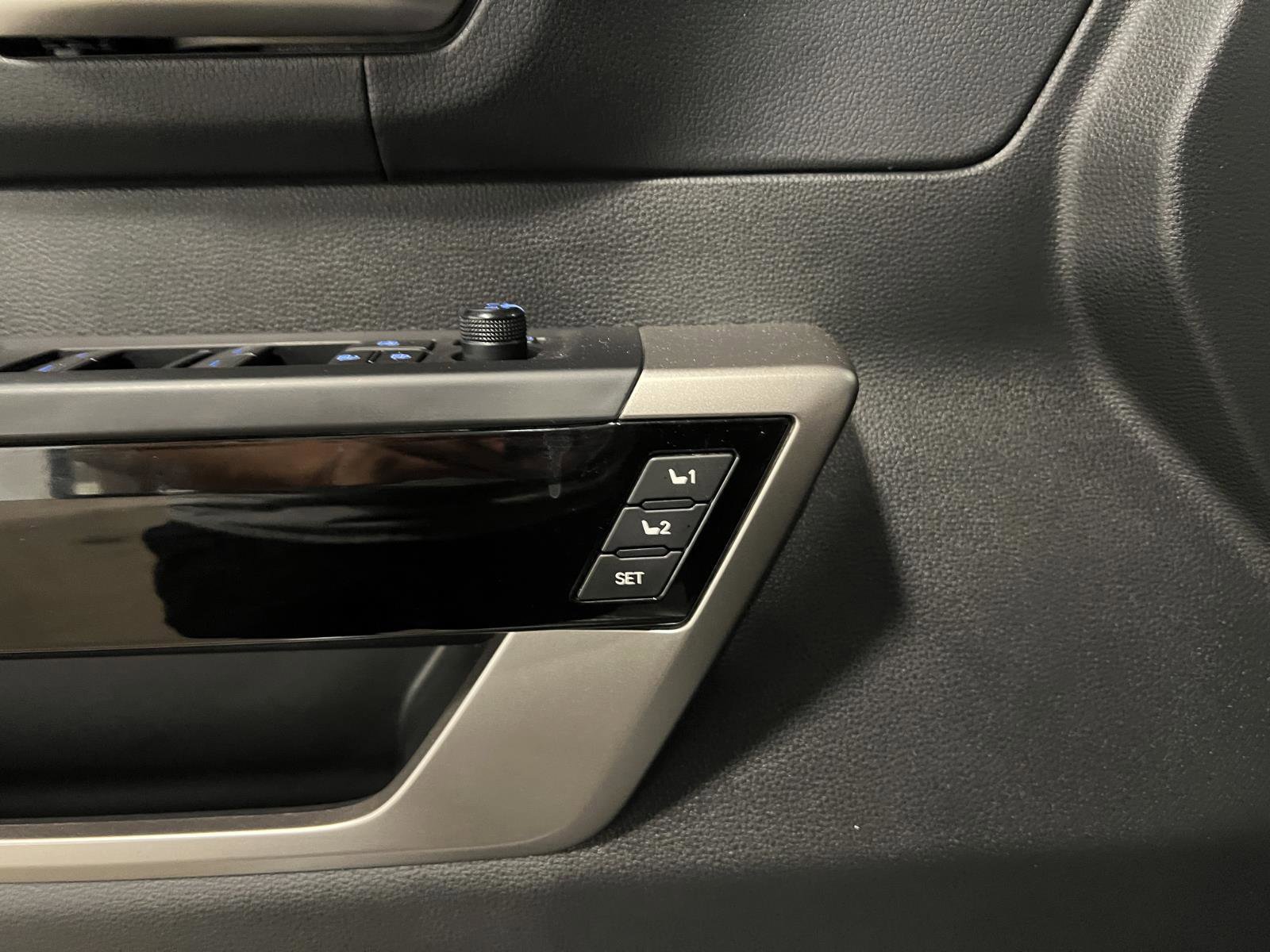 Used 2024 Toyota Tundra Limited AWD/4WD image 27