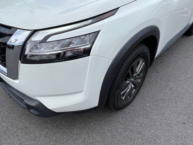Used 2022 Nissan Pathfinder SV image 10