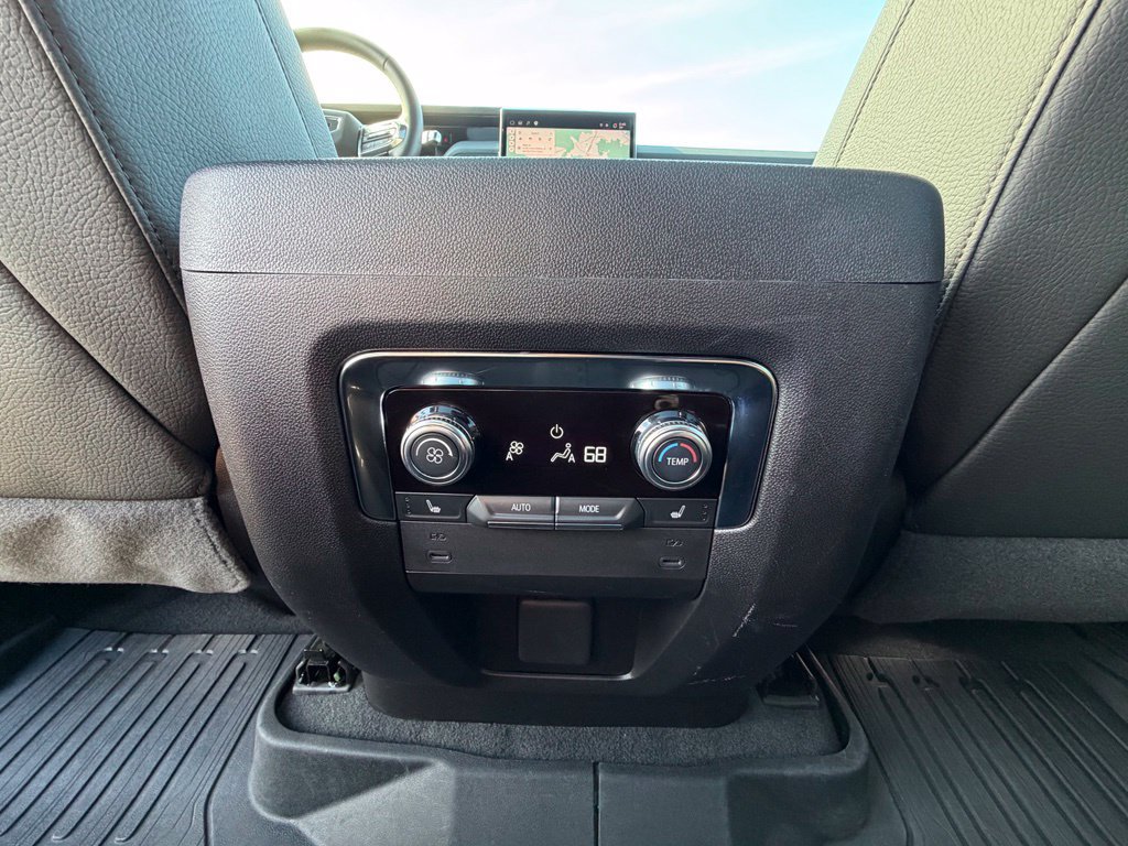 Used 2026 GMC Yukon Denali w/ Sun & Power Step Package AWD/4WD image 9