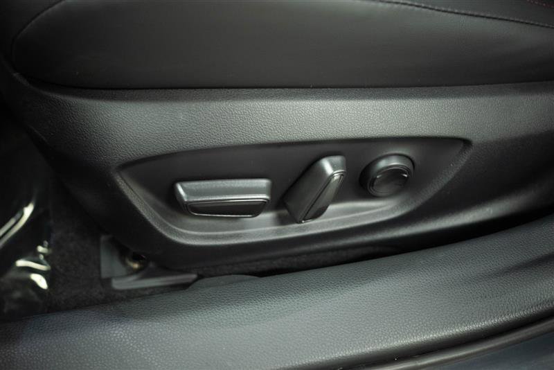 Used 2026 Toyota Prius Plug-In Hybrid image 11