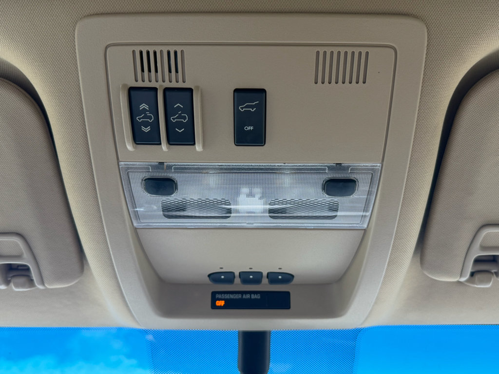 Used 2013 Cadillac Escalade ESV Luxury RWD image 26