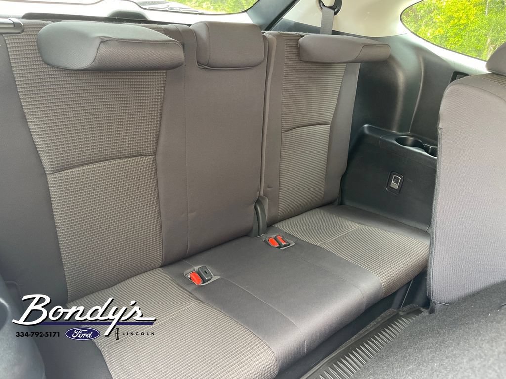 Used 2023 Toyota Highlander LE FWD image 17
