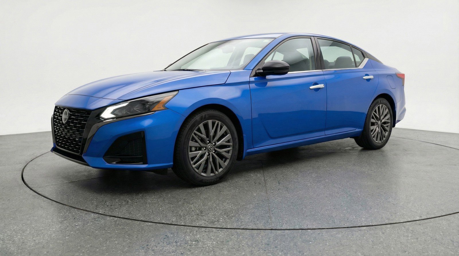 Used 2025 Nissan Altima 2.5 SV image 3