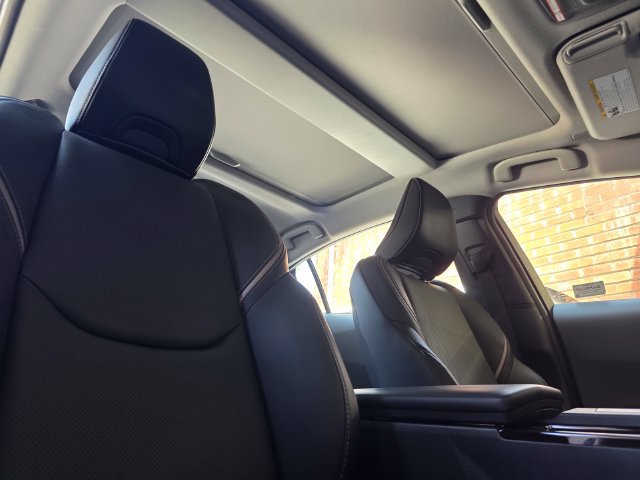 Used 2024 Toyota Prius XLE FWD image 18