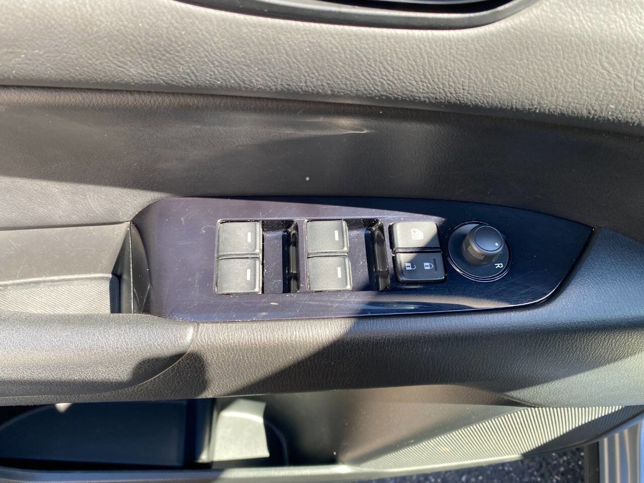 Used 2020 MAZDA CX-5 Touring image 12