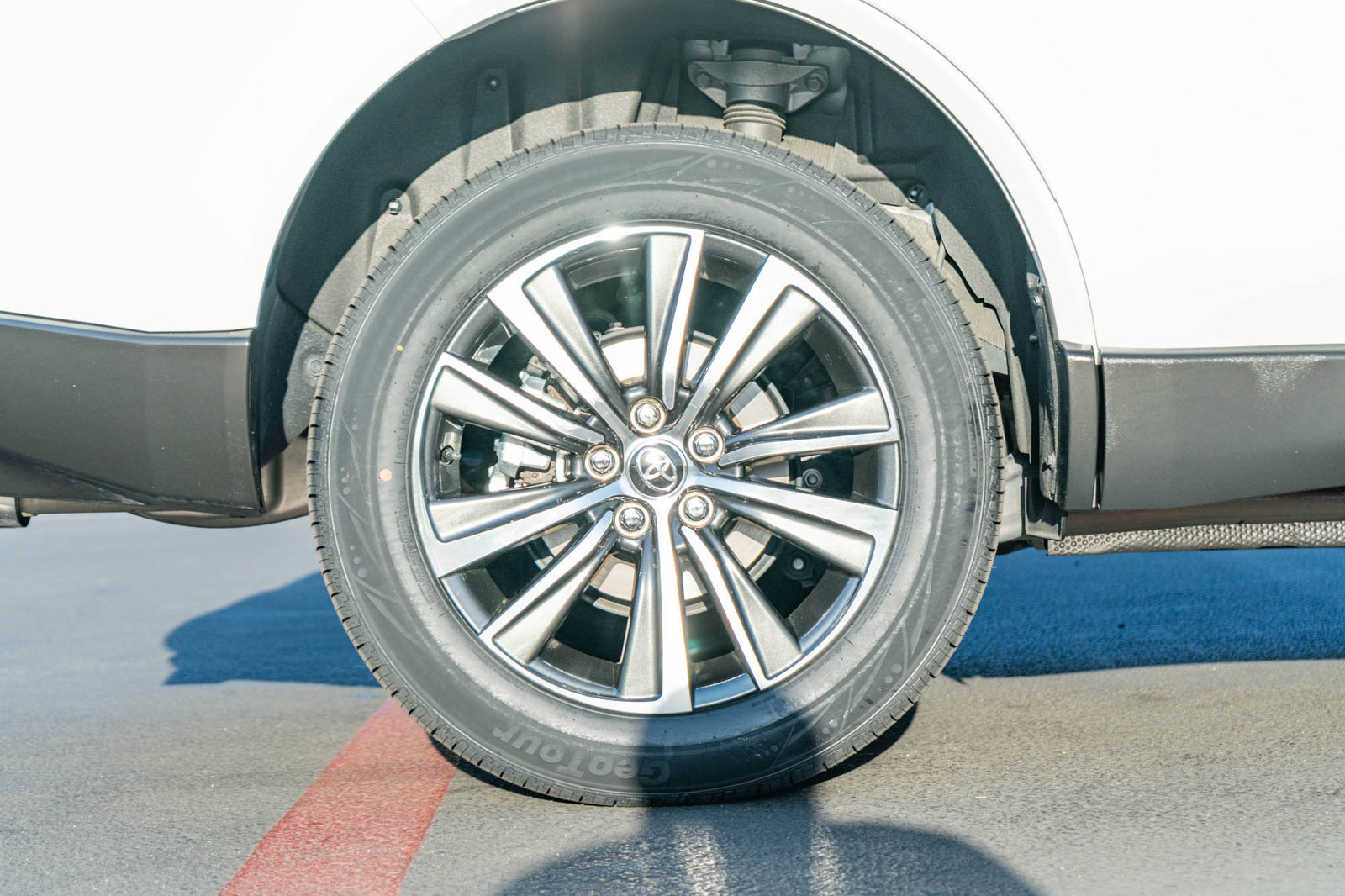 Certified 2024 Toyota Venza LE AWD/4WD image 11