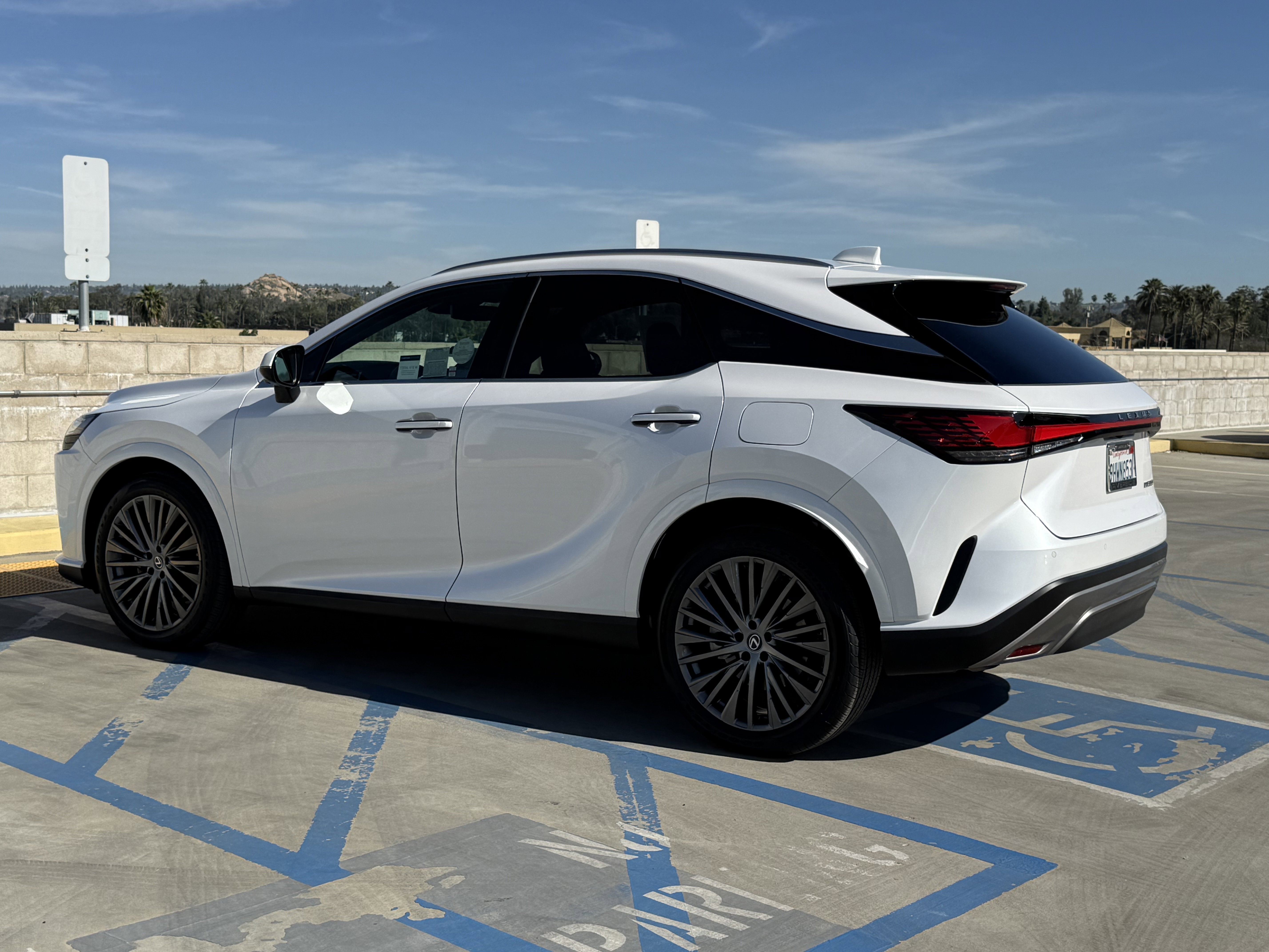 Used 2023 Lexus RX 350 FWD w/ Cold Area Package image 9