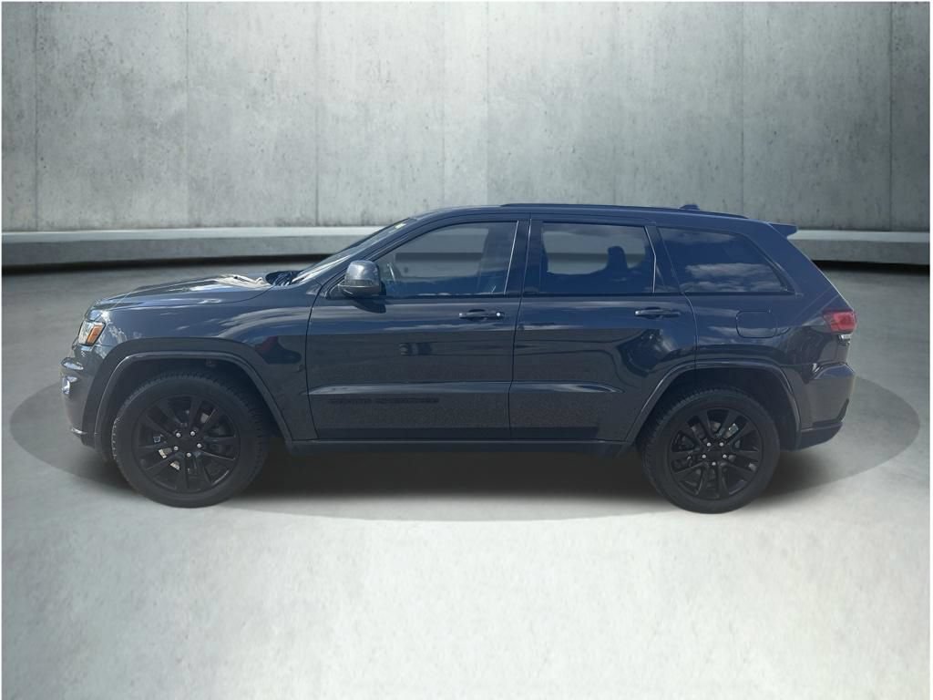 Used 2017 Jeep Grand Cherokee Altitude AWD/4WD image 2