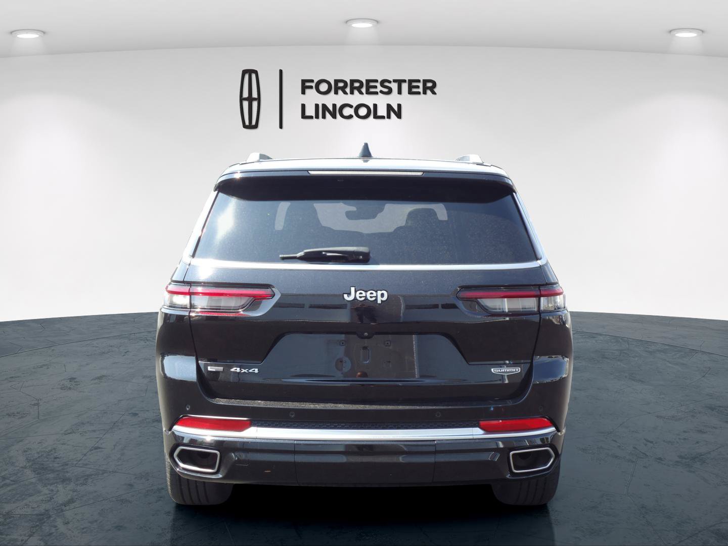 Used 2021 Jeep Grand Cherokee L Summit w/ Luxury Tech Group V AWD/4WD image 4