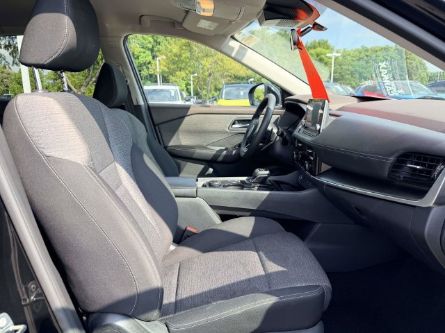 Used 2021 Nissan Rogue SV AWD/4WD image 10