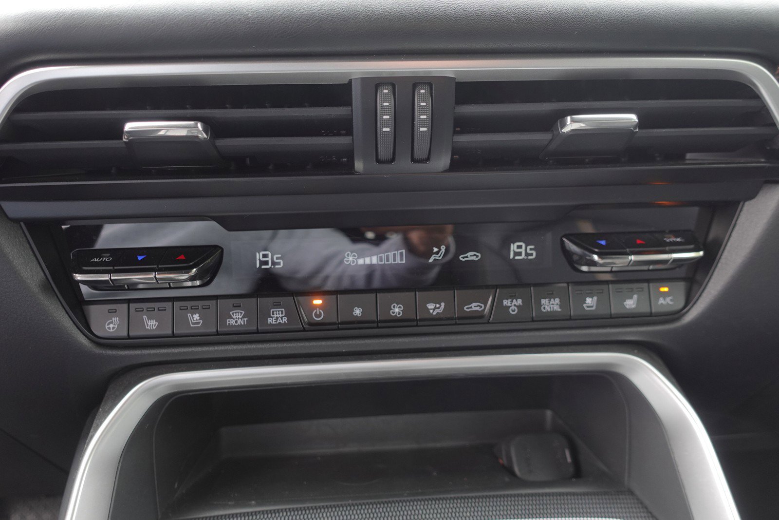 Certified 2024 MAZDA CX-90 Plug-In Hybrid w/ Premium Plus image 18