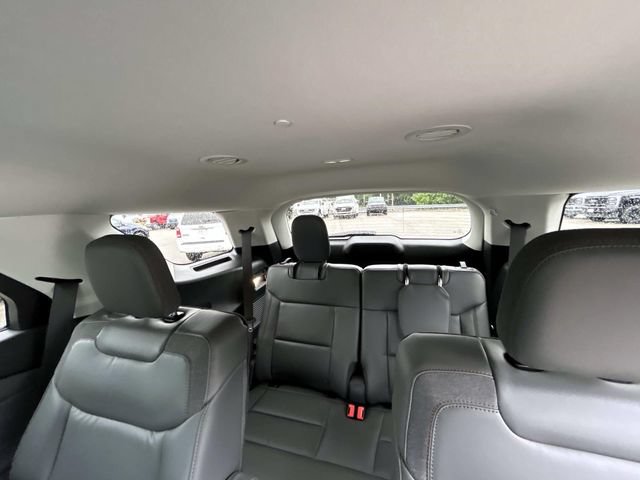Used 2026 Ford Explorer Active w/ Active Comfort Package AWD/4WD image 16