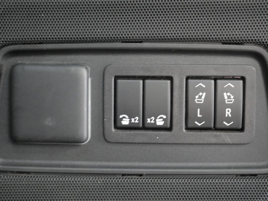 Used 2023 Cadillac Escalade Sport AWD/4WD image 30