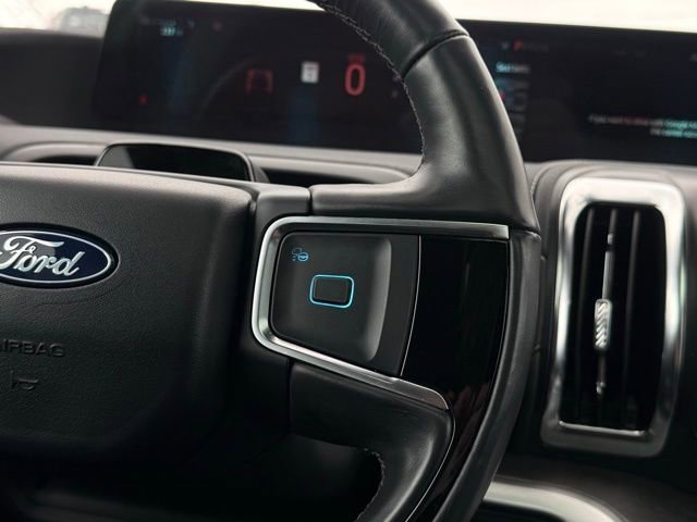 Certified 2025 Ford Expedition Max Platinum image 10