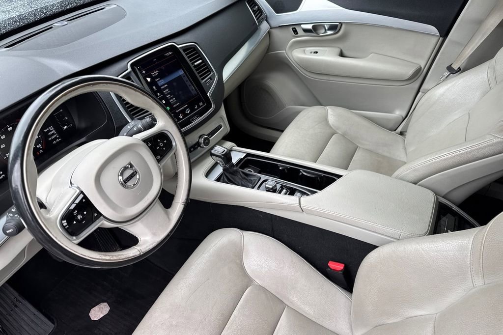 Used 2018 Volvo XC90 T5 Momentum w/ Convenience Package image 10