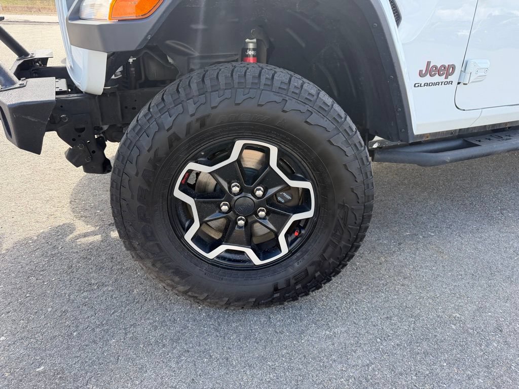 Used 2020 Jeep Gladiator Rubicon w/ Dual Top Group AWD/4WD image 28