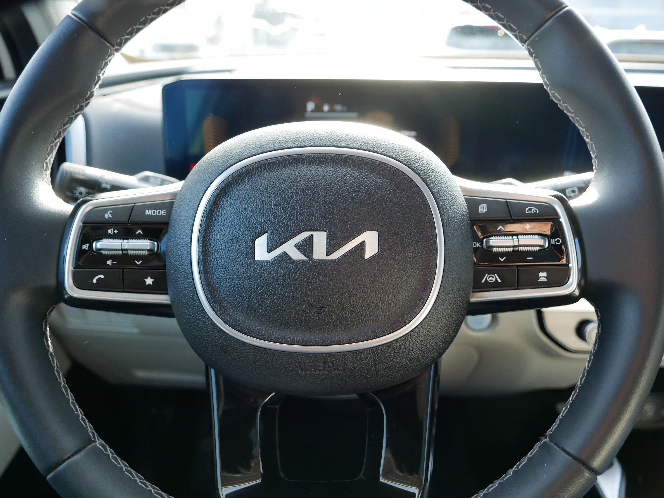 Certified 2025 Kia Sorento S w/ Panoramic Sunroof Package image 25