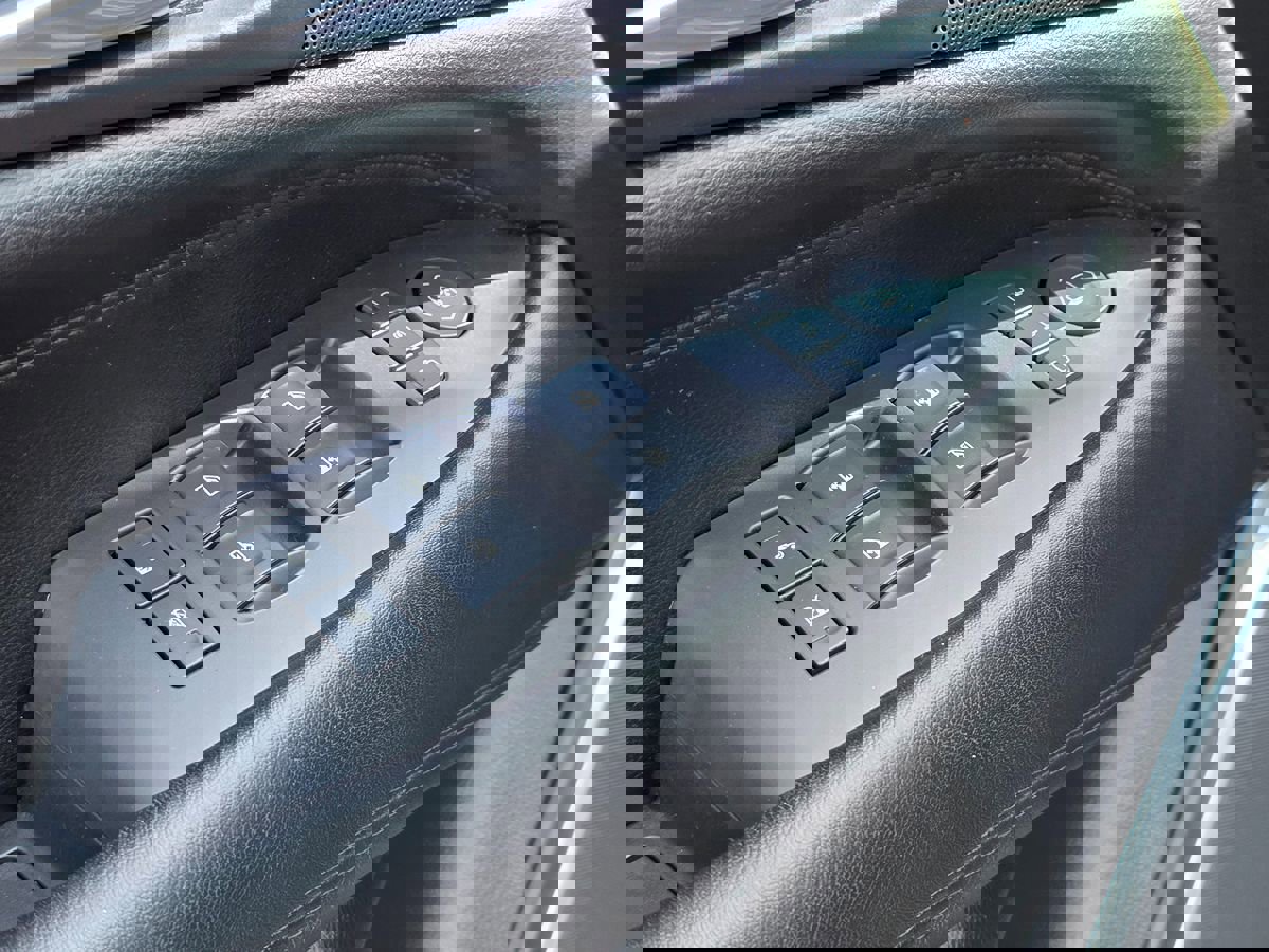 Used 2017 Cadillac Escalade Luxury image 27