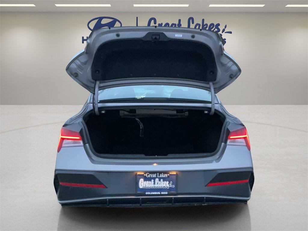 Certified 2024 Hyundai Elantra SEL w/ Convenience Package image 10