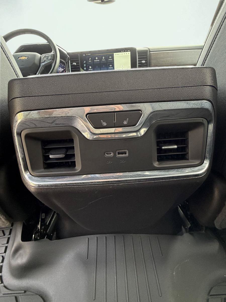 Used 2023 Chevrolet Silverado 1500 High Country w/ Technology Package AWD/4WD image 21