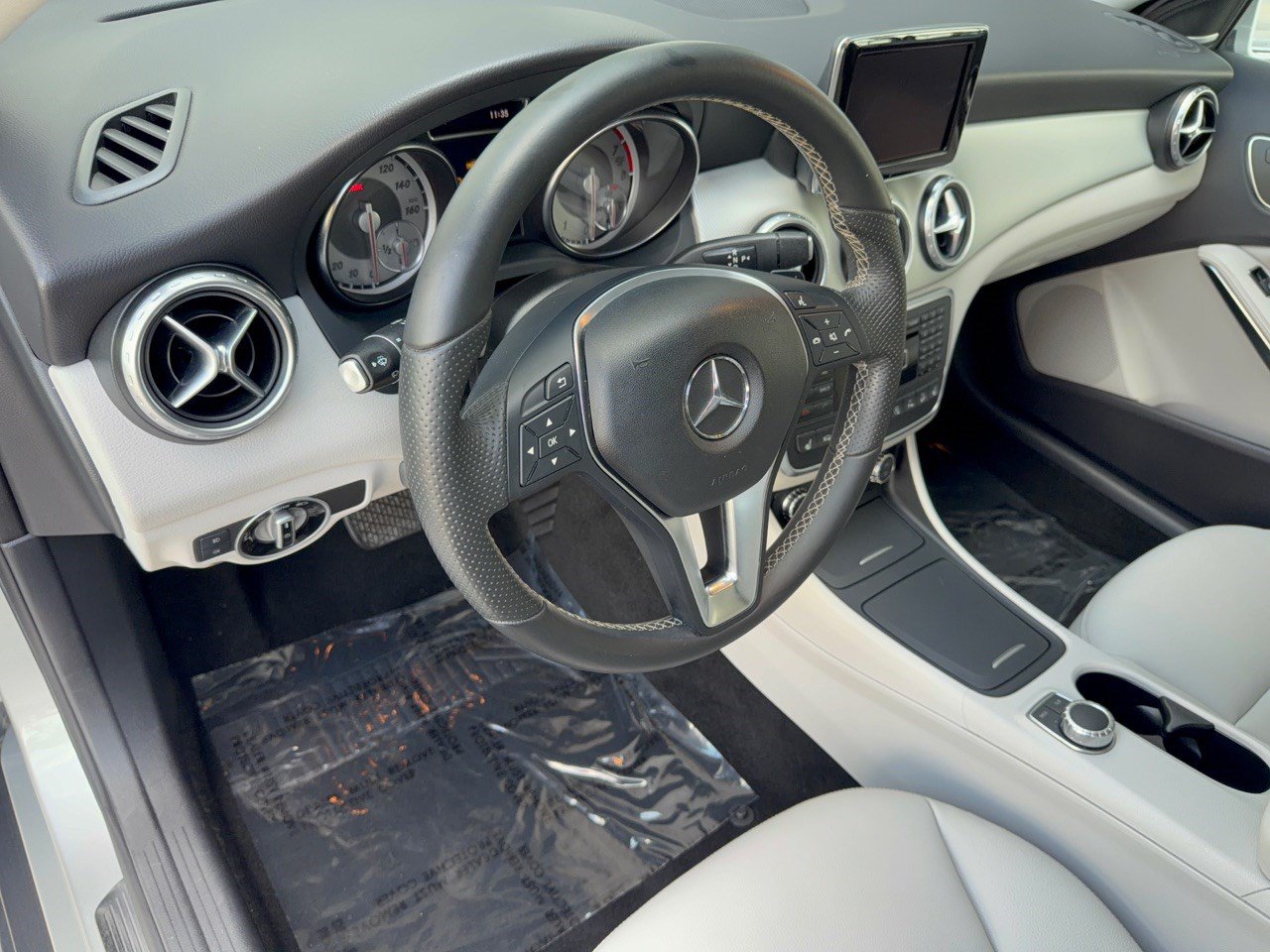 Used 2015 Mercedes-Benz GLA 250 4MATIC image 4