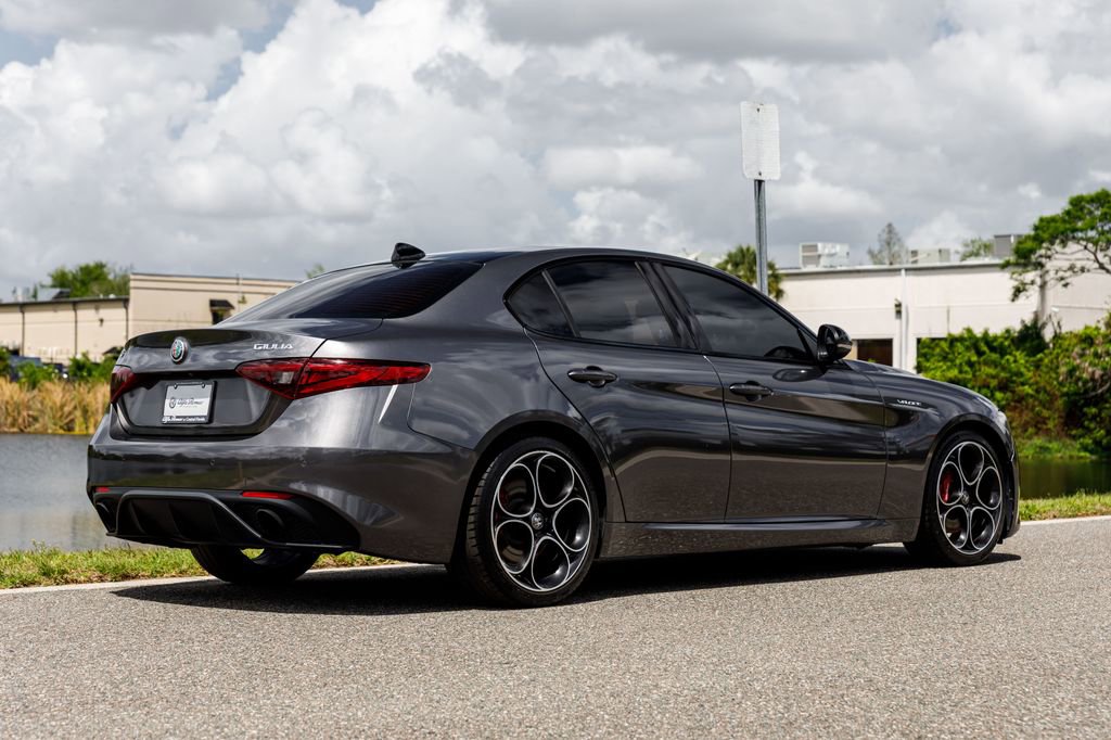 Used 2022 Alfa Romeo Giulia Veloce image 6