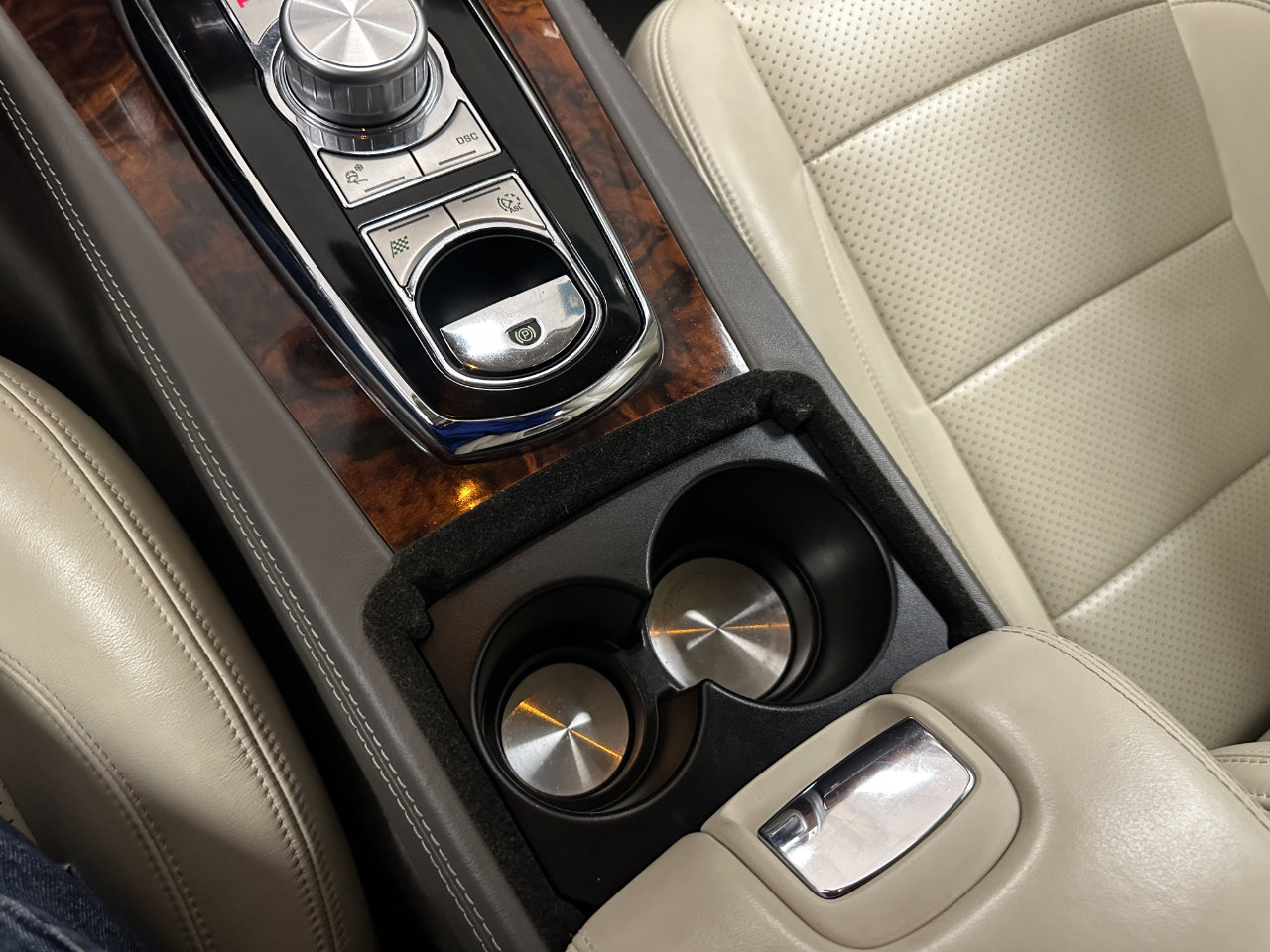 Used 2011 Jaguar XK Convertible image 57