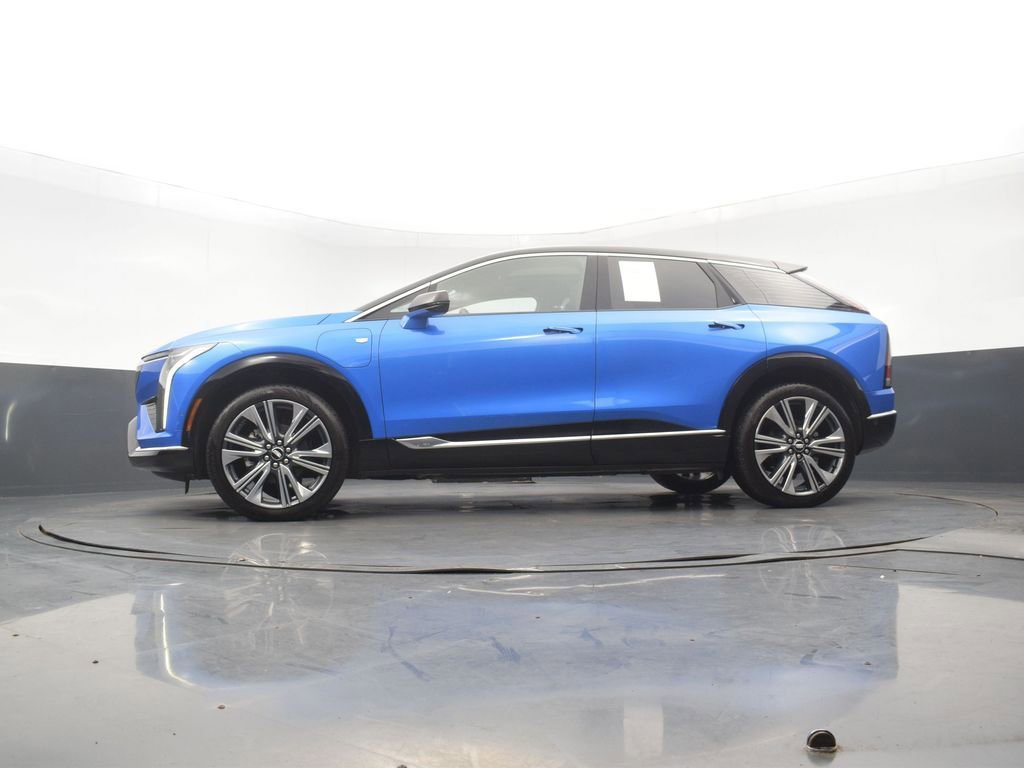 Certified 2025 Cadillac Optiq Luxury 2 AWD/4WD image 49