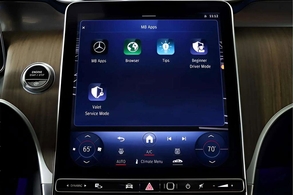 Used 2024 Mercedes-Benz GLC 300 4MATIC image 12