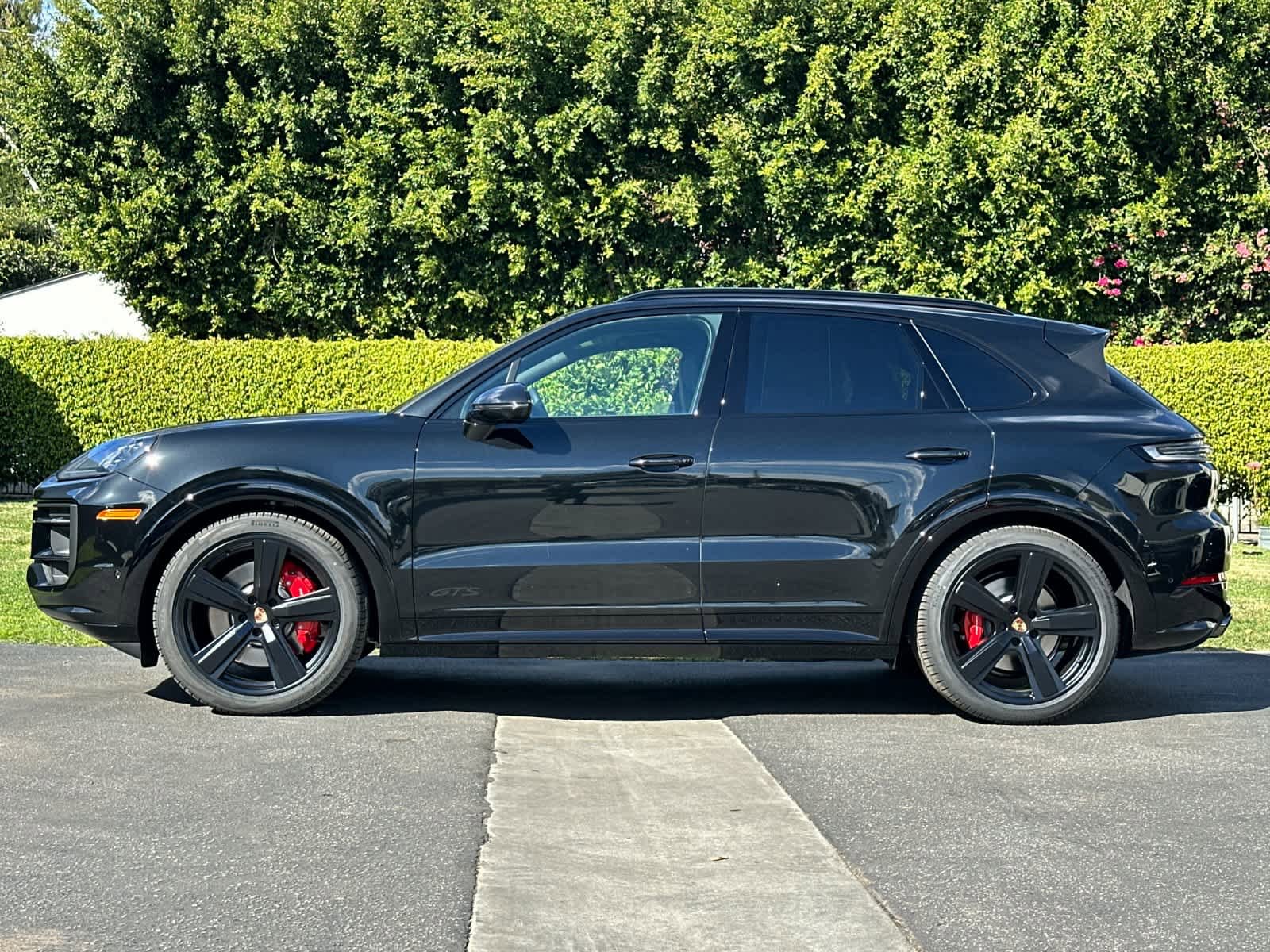 New 2026 Porsche Cayenne GTS AWD/4WD image 2