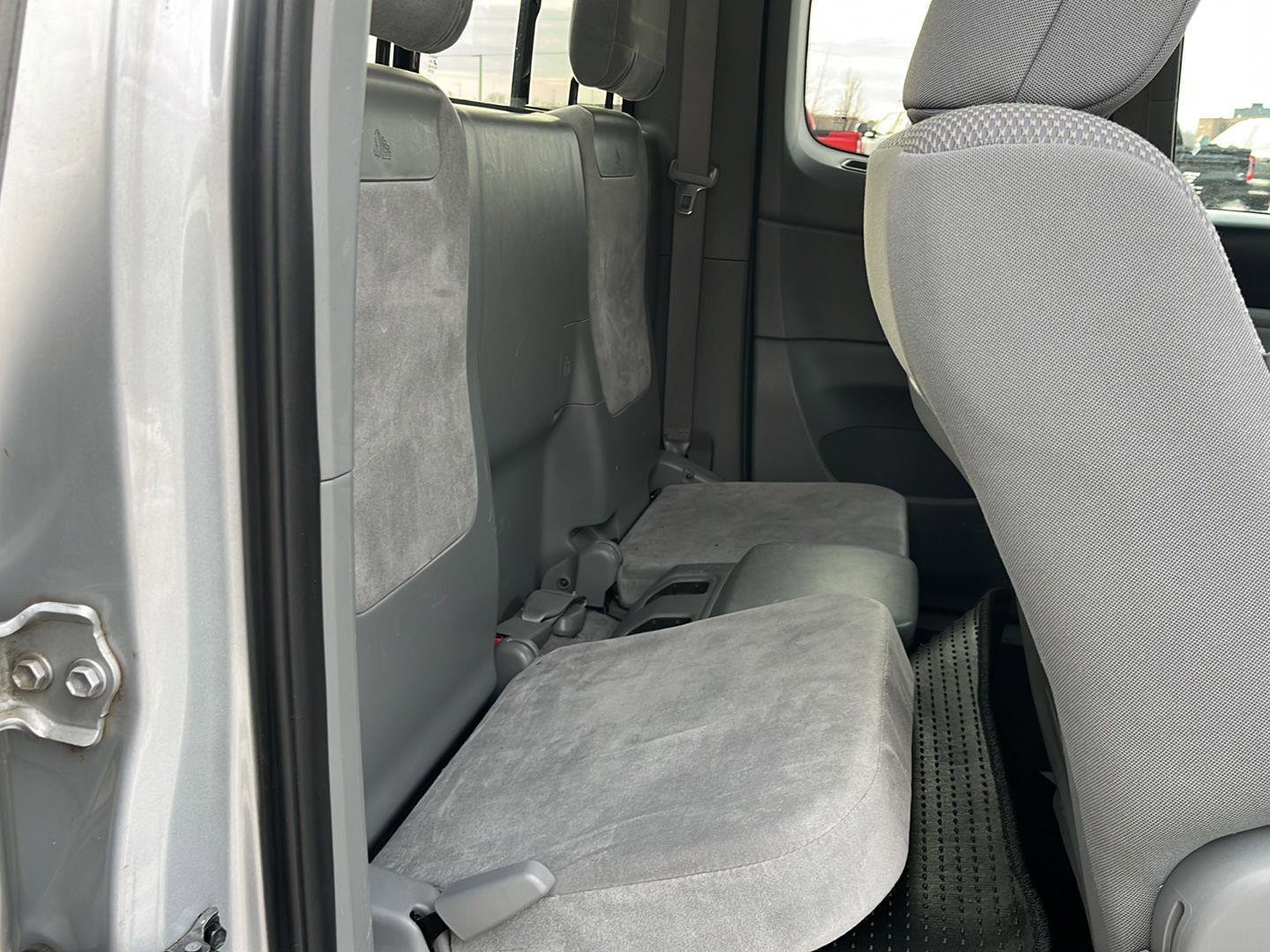 Used 2010 Toyota Tacoma Base image 14